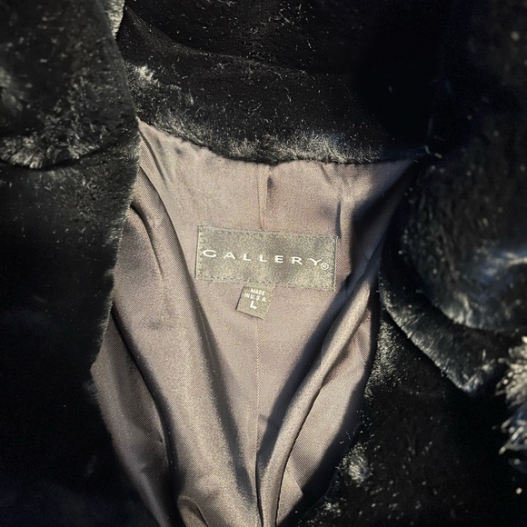 Super Cool Vintage Y2K Gallery Faux Fur Bomber Jacket! - Picture 6 of 7